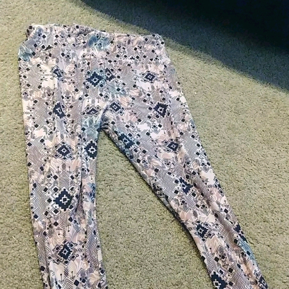 Pink LuLaRoe leggings